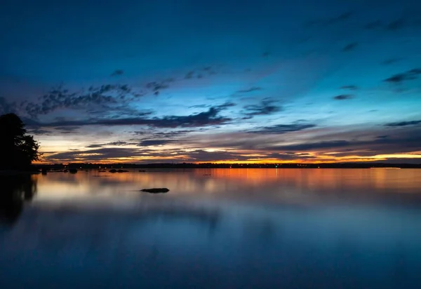 Ein Malerischer Blick Auf Das Meer Während Eines Sonnenuntergangs — Stockfoto