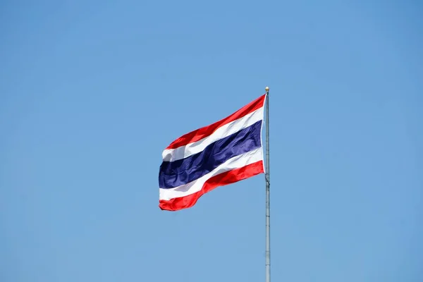 Bandeira Tailândia Contra Céu Azul — Fotografia de Stock
