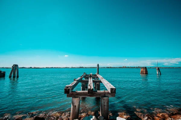 Naturskön Bild Liten Träpir Havet Italien — Stockfoto