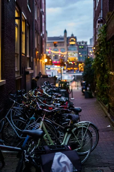Ein Riesiger Fahrradabstellplatz Amsterdam — Stockfoto