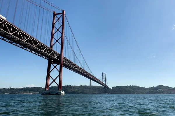 リスボンの4月25日の橋 — ストック写真