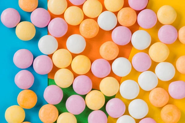 Beau Fond Boules Bonbons Couleur Pastel Sur Surface Colorée — Photo