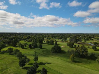 Chicago, ABD yakınlarındaki golf sahasının insansız hava aracı görüntüsü.