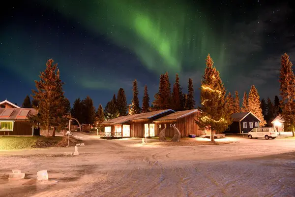 Northern Lights Suecia Hermosa Danza Estas Luces Zona Bien Iluminada — Foto de Stock