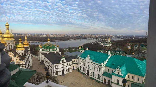 Una Vista Aerea Del Kiev Pechersk Lavra Sotto Cielo Nuvoloso — Foto Stock