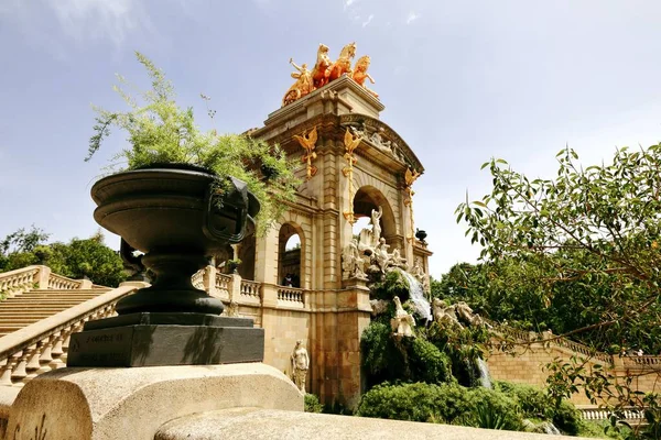 Piękny Widok Parc Ciutadella Słoneczny Dzień Barcelonie Hiszpania — Zdjęcie stockowe