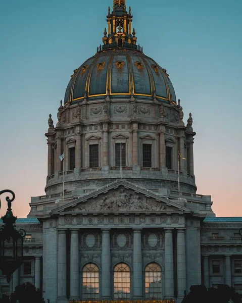 Una Toma Vertical Del Ayuntamiento San Francisco Atardecer San Francisco — Foto de Stock