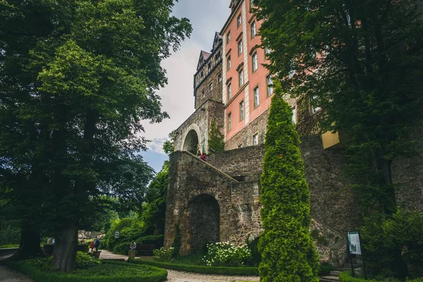 Une Vue Angle Bas Belle Architecture Château Ksiaz Situé Pologne — Photo