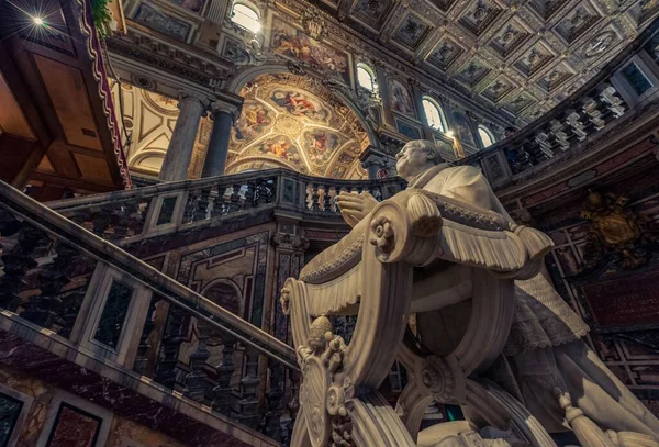 Una Hermosa Foto Una Escultura Iglesia San Pedro Roma Italia —  Fotos de Stock