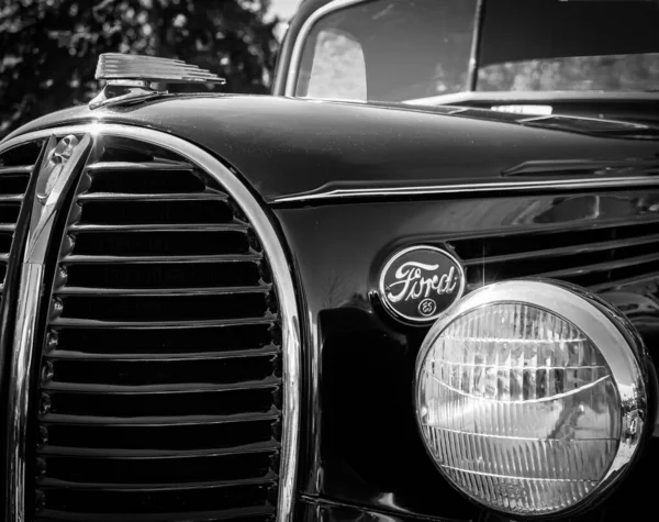 Gambar Close Dari Ford Hitam Mengkilap Classic Car Show Woodinville — Stok Foto