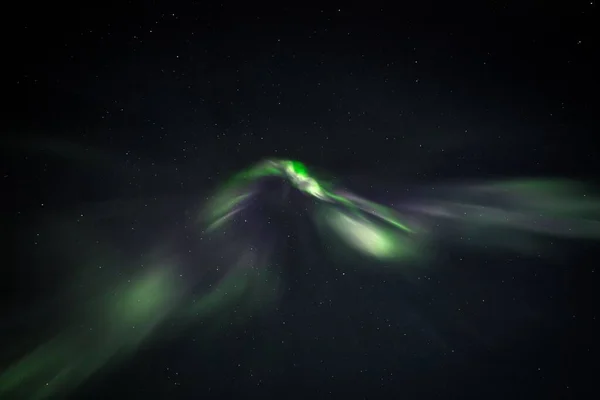 Aurora Polare Verde Illumina Cielo Stellato Lyngenfjord Norvegia — Foto Stock