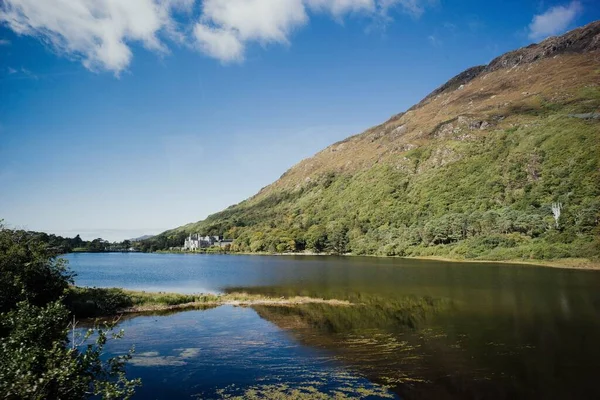 Morze Opactwie Kylemore Regionie Galway Parku Narodowym Connemara Irlandia — Zdjęcie stockowe