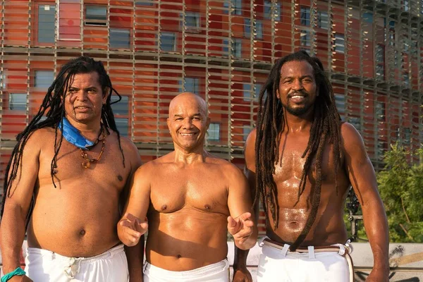 Zbliżenie Ujęcia Treningu Drużyny Capoeira Centralnym Placu Miasta Brazylii — Zdjęcie stockowe
