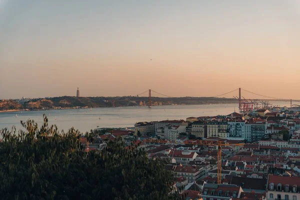 Charmig Solnedgång Över Lissabon Och Sankt Georges Slott Ett Berömt — Stockfoto