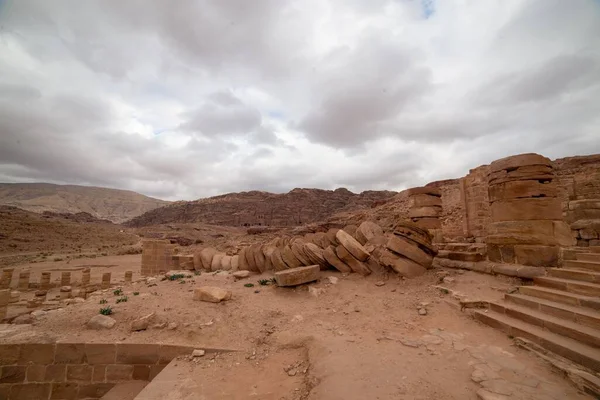 Eine Nahaufnahme Von Antiken Ruinen Petra Jordanien Einem Sonnigen Tag — Stockfoto