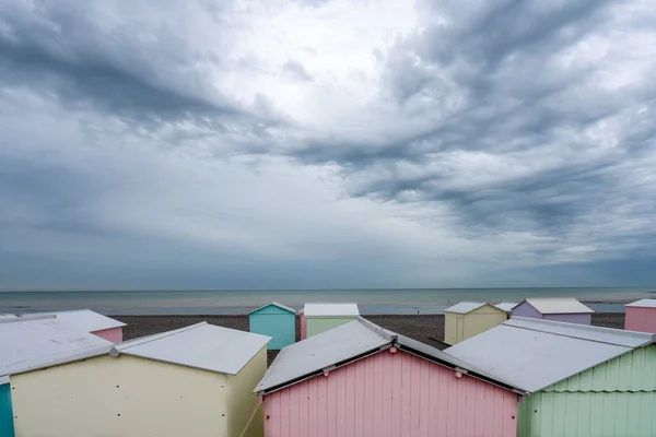 Alcune Case Sulla Spiaggia Colorate Pastello Cabine Sulla Spiaggia — Foto Stock
