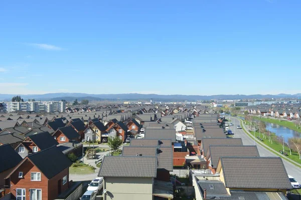 Luftaufnahme Der Kleinen Häuser Mit Ähnlicher Struktur Und Ähnlichem Dach — Stockfoto