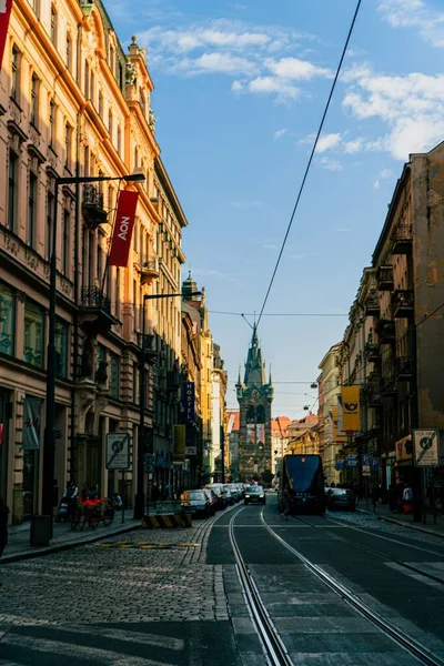 Вертикальный Снимок Башни Йиндрихува Фоне Городского Пейзажа Праги — стоковое фото