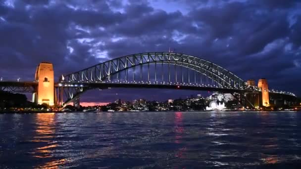 Sydney Harbour Bridge Und Luna Park Der Abenddämmerung Mit Eingeschaltetem — Stockvideo