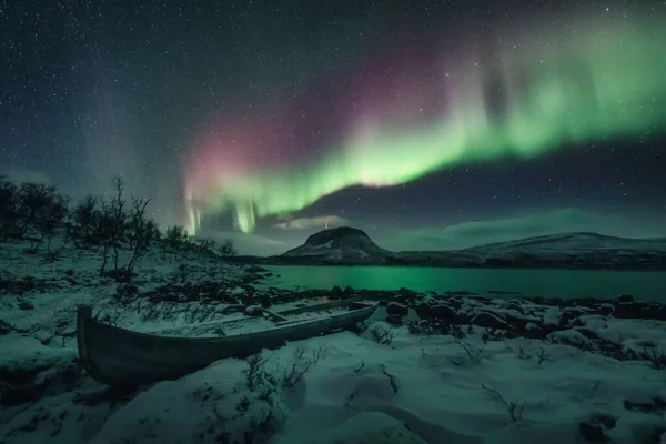 Zapierający Dech Piersiach Widok Zorzę Polarną Lub Zorzę Polarną Laponii — Zdjęcie stockowe