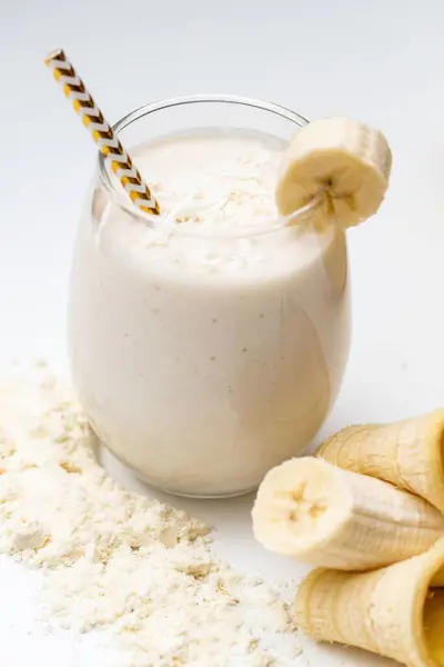 Молочний Торт Бананами Білому Тлі — стокове фото