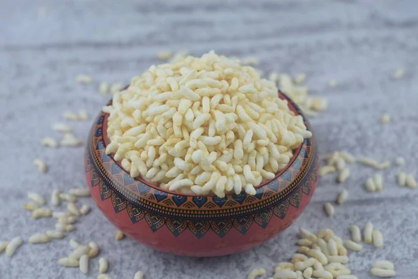 Sebuah Closeup Dari Semangkuk Nasi Membengkak — Stok Foto