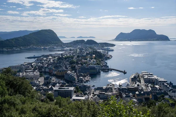 Wonderful Landscape Coastal Alesund Cityscape Mountains Norway — Stock Photo, Image