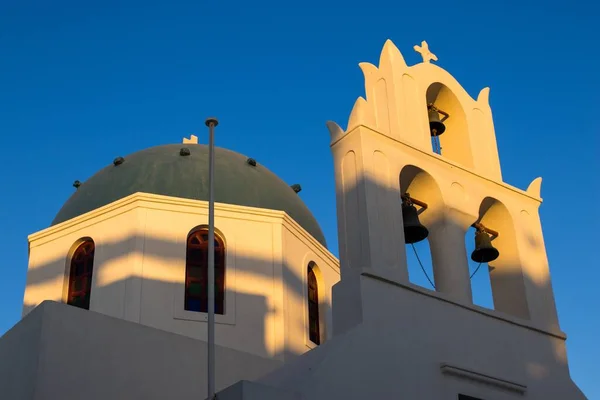 Большой Снимок Сине Белой Церкви Острове Санторини Греция — стоковое фото