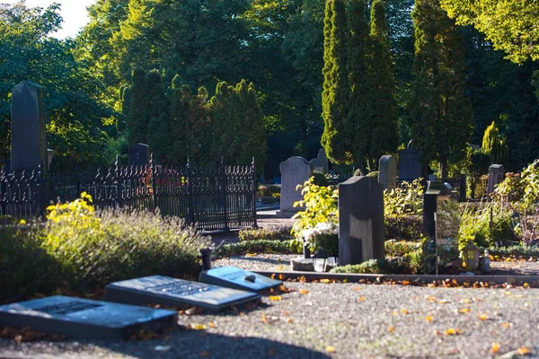 Надгробия Кладбище — стоковое фото
