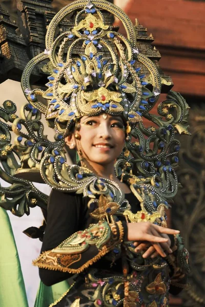 Модель Карнавському Костюмі Під Час Святкування Дня Незалежності Індонезії Джепарі — стокове фото