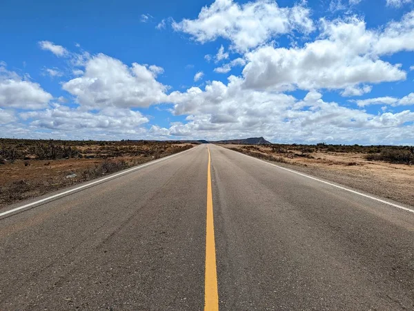 구름낀 도로의 아름다운 — 스톡 사진