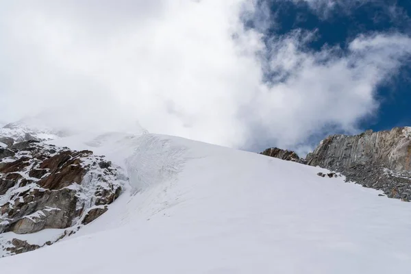Uma Bela Vista Neve Plana Caminhada Das Montanhas Himalaia — Fotografia de Stock