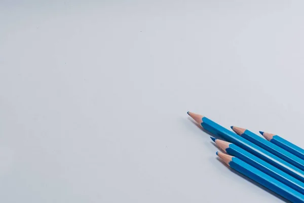 Modré Dřevěné Tužky Izolované Bílém Pozadí — Stock fotografie