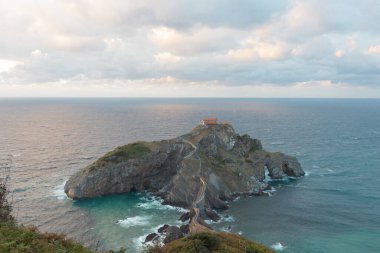 San Juan de Gaztelugatxe 'nin güzel bir manzarası, Bask ülkesi, İspanya