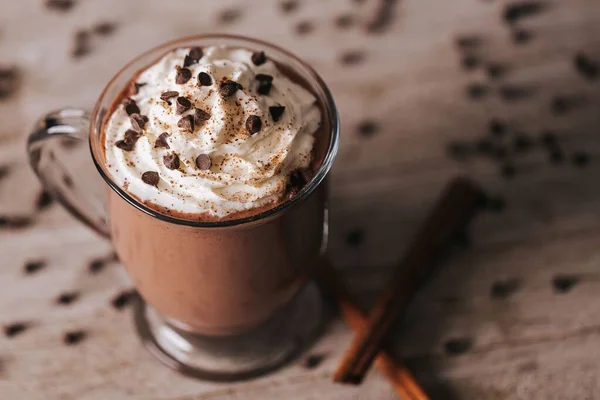 Gros Plan Une Tasse Chocolat Chaud Sur Fond Bois — Photo