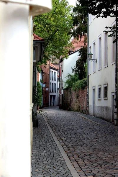 Ένα Κάθετο Πλάνο Ενός Σοκάκι Στη Χαϊδελβέργη — Φωτογραφία Αρχείου