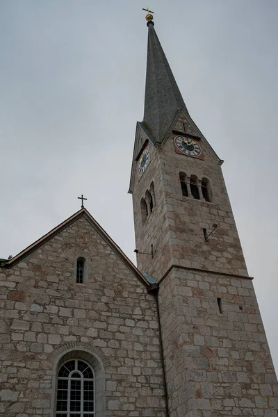 Church Hallstatt Austria Its Tall Tower — Stock Photo, Image