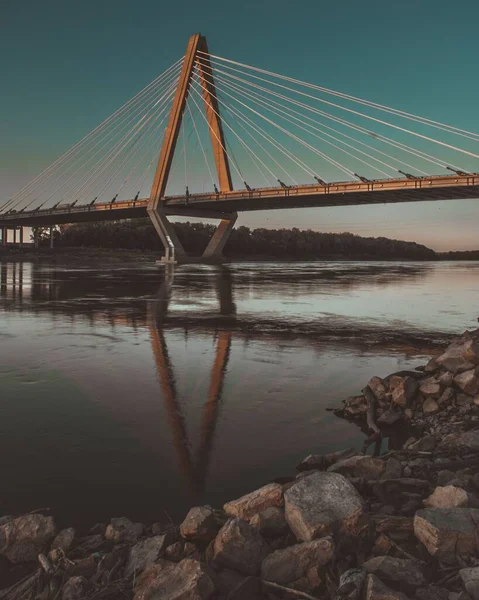 Widok Mostu Krzysztofa Bonda Nad Rzeką Missouri Kansas City Parku — Zdjęcie stockowe