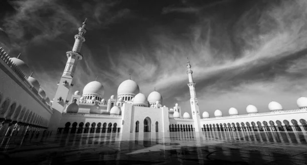 Plano Escala Grises Gran Mezquita Sheikh Zayed Abu Dhabi Emiratos —  Fotos de Stock