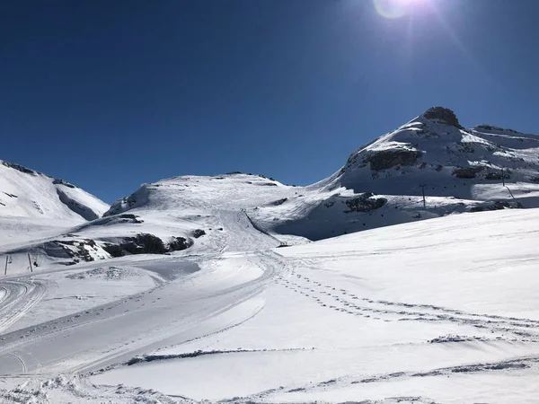 Uma Encosta Nevada Estância Esqui Flaine Norte Dos Alpes Franceses — Fotografia de Stock