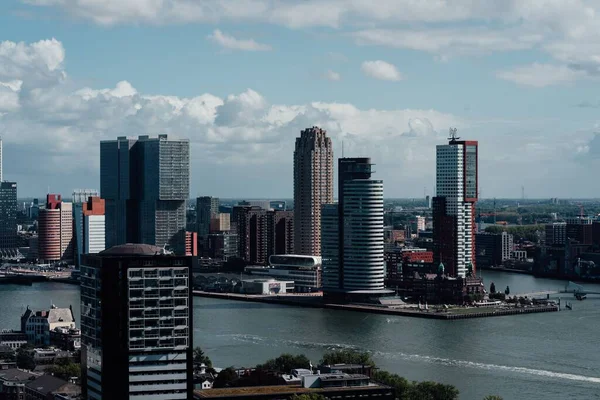 Vacker Bild Byggnader Nära Vattnet Nederländerna Rotterdam — Stockfoto