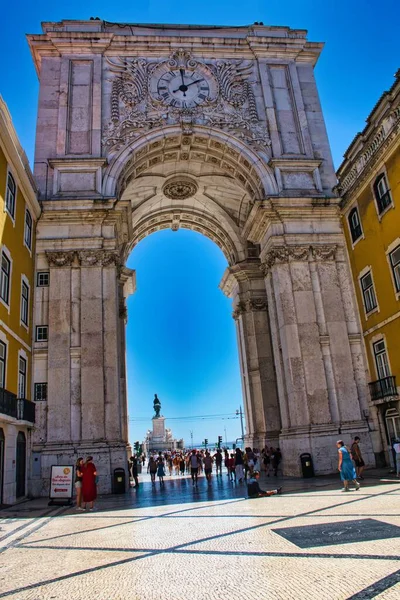 Une Horloge Sur Une Arche Dans Centre Historique Lisbonne Portugal — Photo