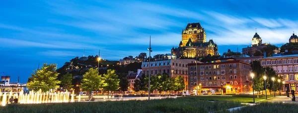 Panoramautsikt Över Chateau Frontenac Omgiven Grönska Quebec Kanada Natten — Stockfoto