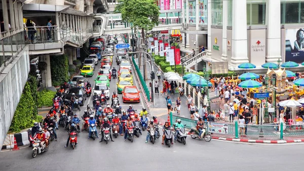 Bangkok Tayland Sokaklarındaki Yoğun Trafiğin Yüksek Açılı Bir Görüntüsü — Stok fotoğraf