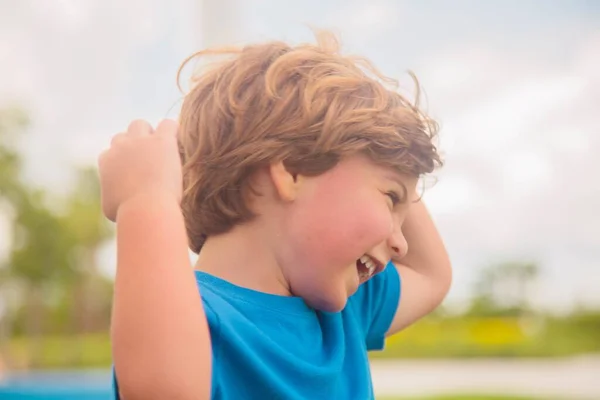 Vit Glad Pojke Som Leker Bagarparken Neapel Florida — Stockfoto