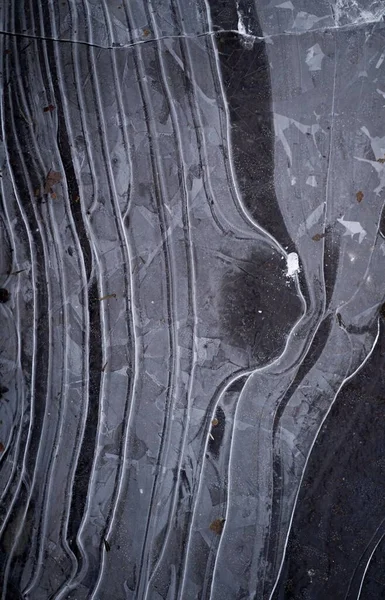 Μια Κάθετη Βολή Από Διάφανα Θραύσματα Πάγου — Φωτογραφία Αρχείου