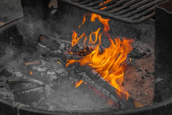 Een Close Schot Van Brandend Vuur — Stockfoto