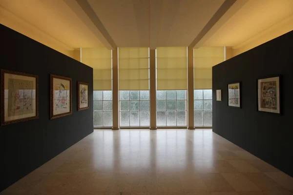 Interior Com Imagens Penduradas Hall Vazio Museu Arte Moderna Serralves — Fotografia de Stock