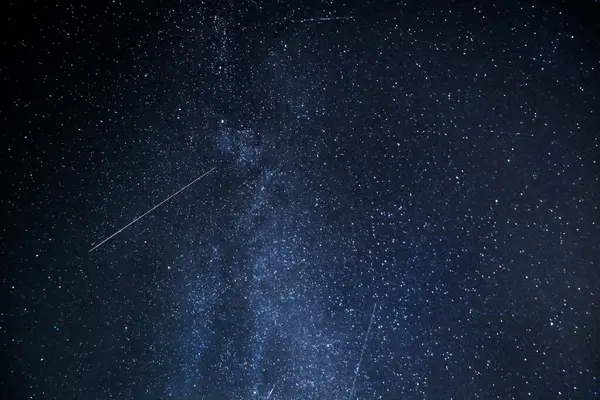 Сценический Вид Стреляющей Звезды Темно Синем Звездном Ночном Небе — стоковое фото