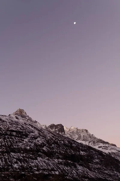 美しい色の日の出山の景色 — ストック写真